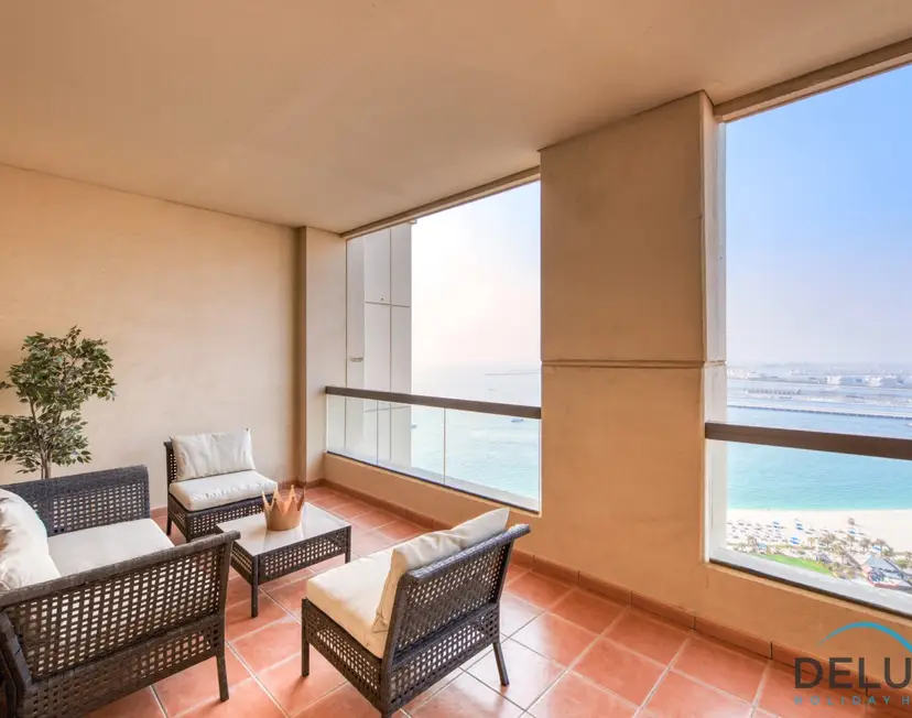 High-floor 1-Bedroom Unit Close to Beach w/ Sea Views — Sadaf — photo 13