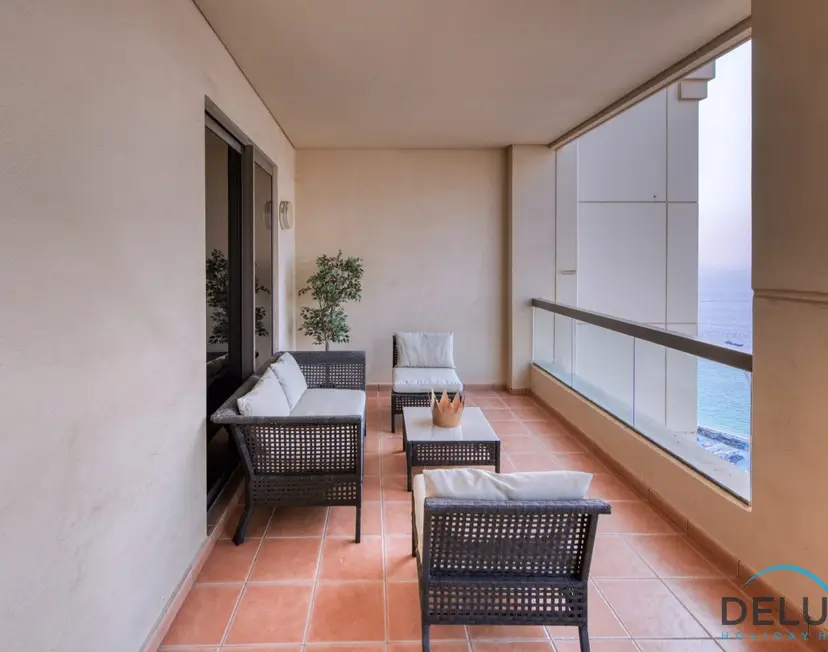 High-floor 1-Bedroom Unit Close to Beach w/ Sea Views — Sadaf — photo 15