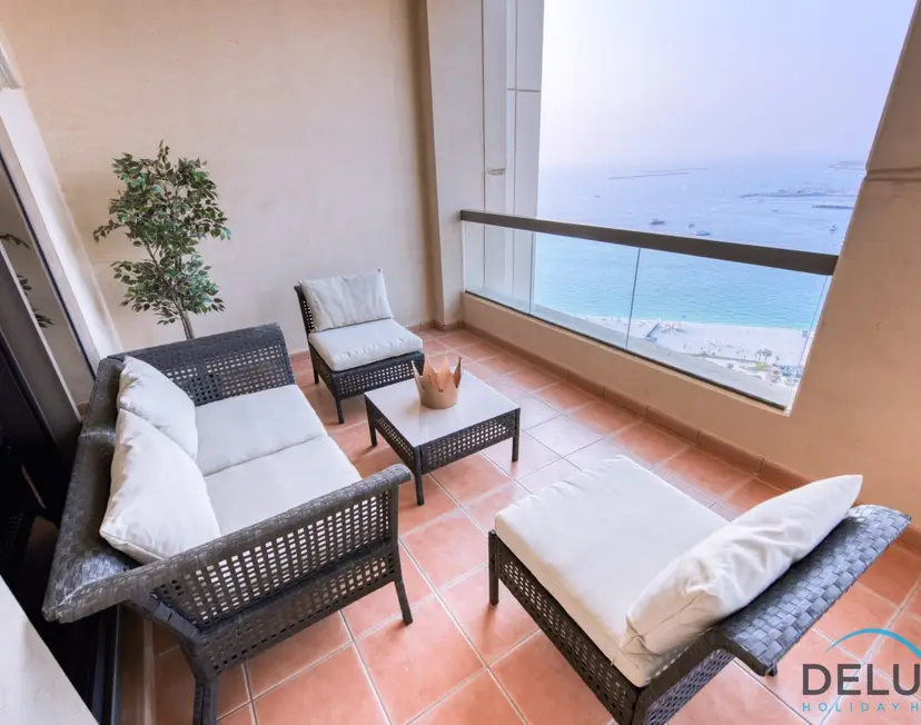 High-floor 1-Bedroom Unit Close to Beach w/ Sea Views — Sadaf — photo 16