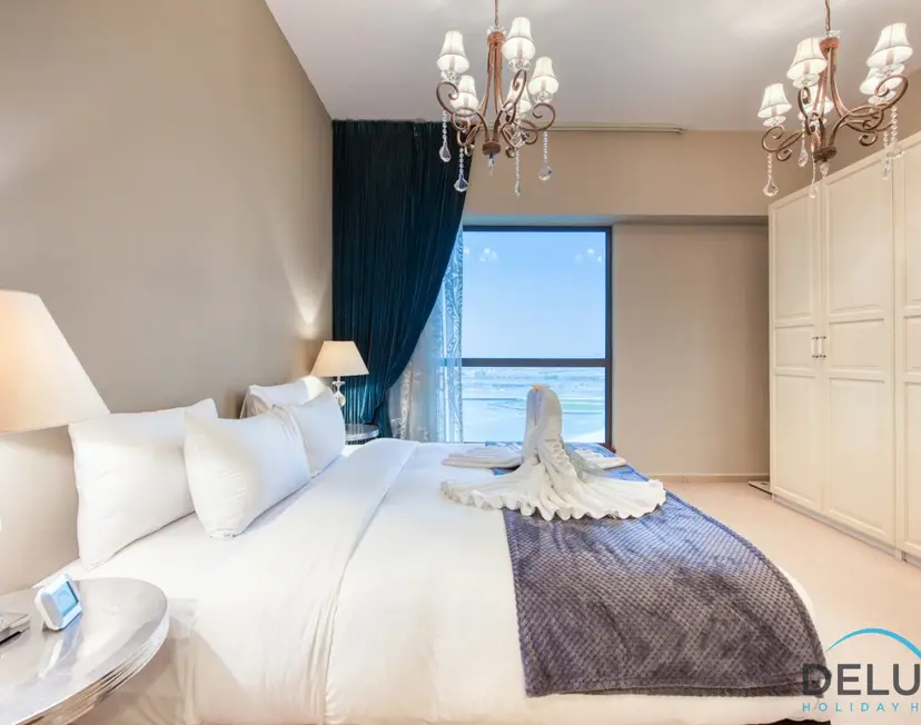 High-floor 1-Bedroom Unit Close to Beach w/ Sea Views — Sadaf — photo 32