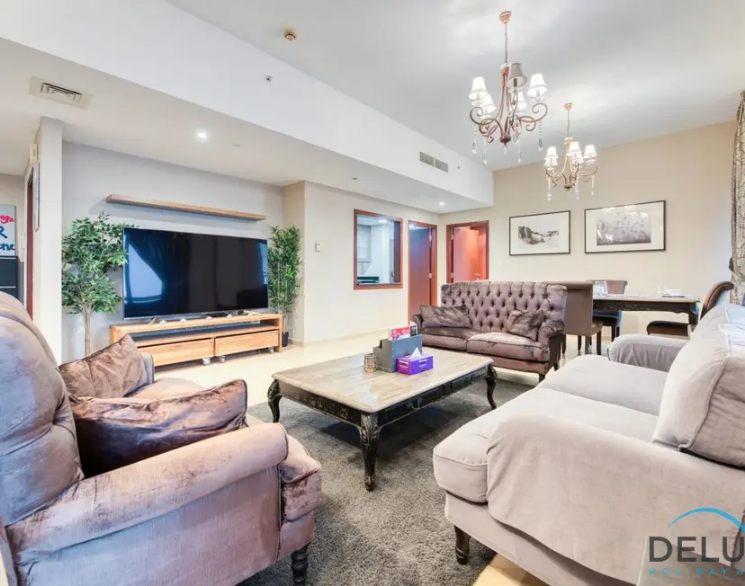 High-floor 1-Bedroom Unit Close to Beach w/ Sea Views — Sadaf — photo 4