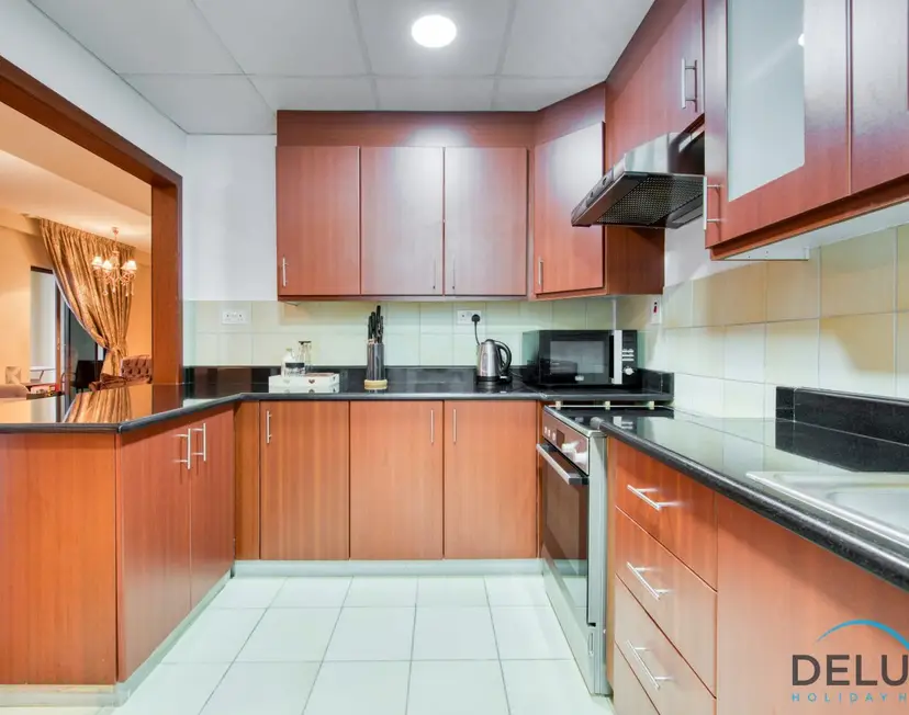 High-floor 1-Bedroom Unit Close to Beach w/ Sea Views — Sadaf — photo 21