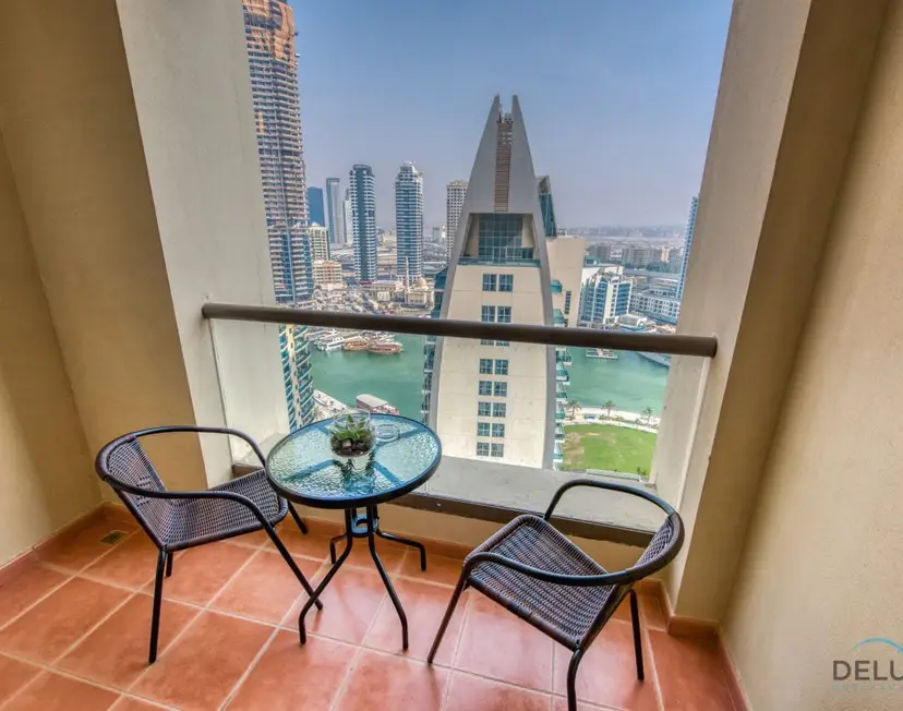 Vogue 2-Bedroom — Shams — photo 12