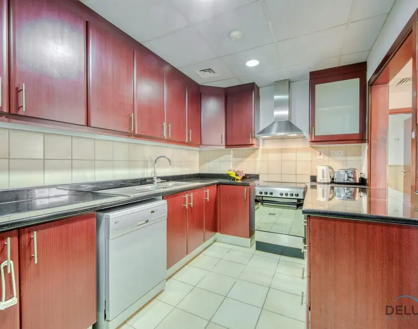 Vogue 2-Bedroom — Shams — photo 17