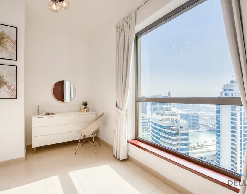 Vogue 2-Bedroom — Shams — photo 29