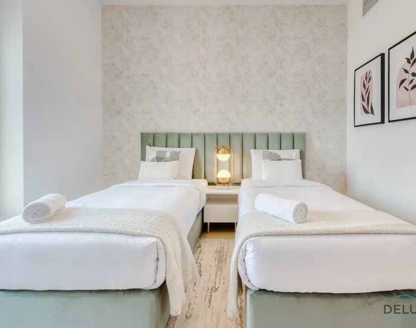 Vogue 2-Bedroom — Shams — photo 35