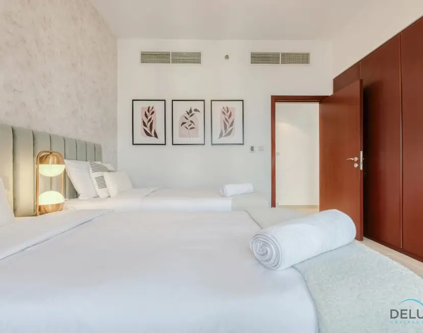 Vogue 2-Bedroom — Shams — photo 37