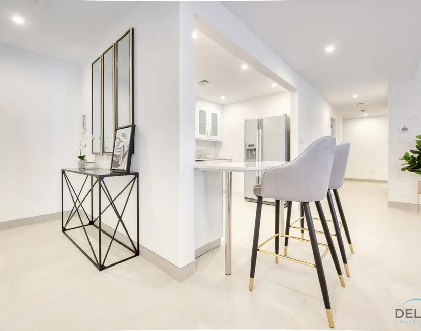 Spacious 3-Bedroom Apartment with Assistant Room — Sadaf — photo 19