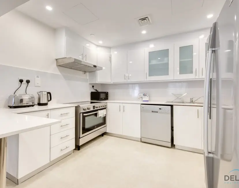 Spacious 3-Bedroom Apartment with Assistant Room — Sadaf — photo 3
