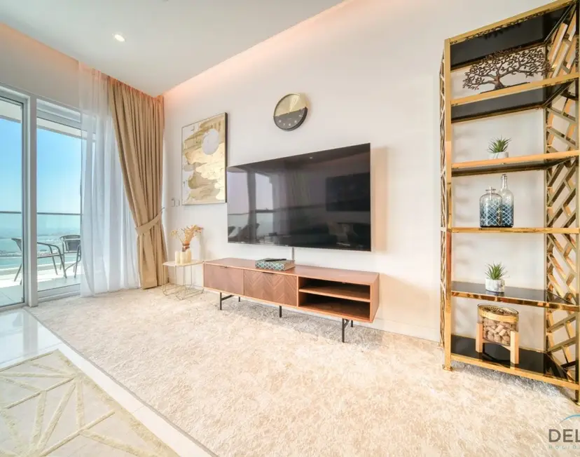 Picturesque 3-Bedroom with Assistant Room — The One — photo 31