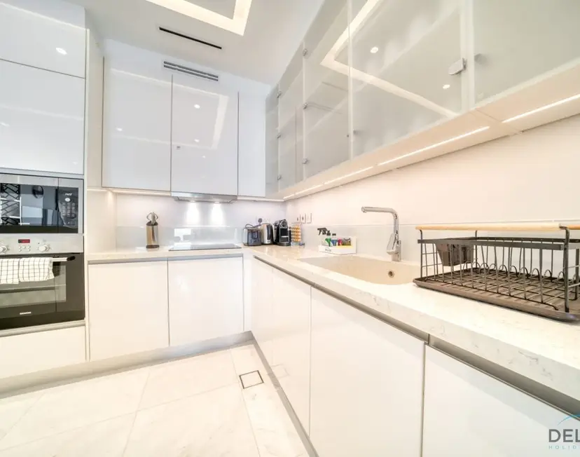 Picturesque 3-Bedroom with Assistant Room — The One — photo 19