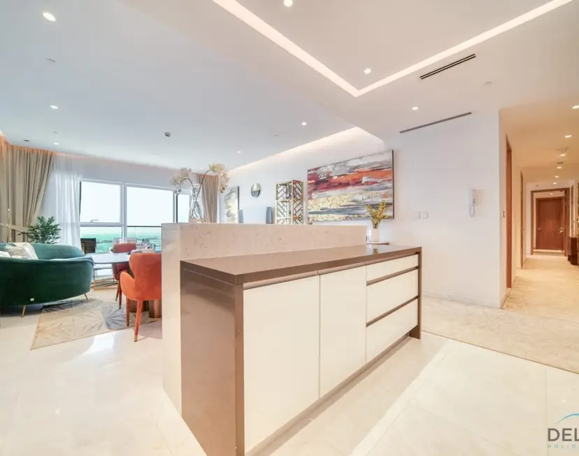 Picturesque 3-Bedroom with Assistant Room — The One — photo 12