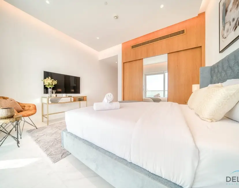 Picturesque 3-Bedroom with Assistant Room — The One — photo 18