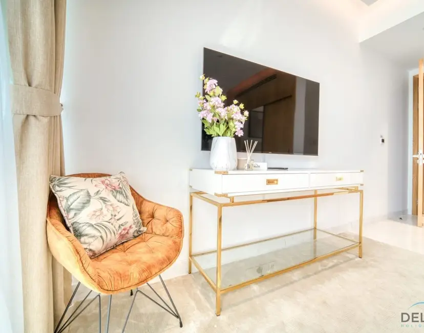 Picturesque 3-Bedroom with Assistant Room — The One — photo 17