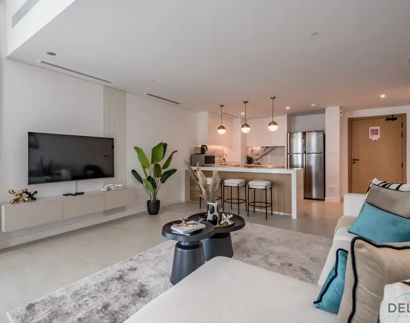 Elegant 2-Bedroom Apartment in La Vie, Jumeirah Beach Residences — photo 18