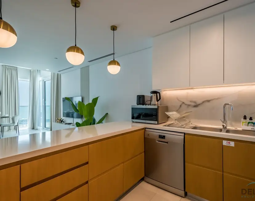 Elegant 2-Bedroom Apartment in La Vie, Jumeirah Beach Residences — photo 30