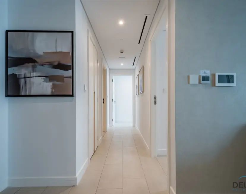 Elegant 2-Bedroom Apartment in La Vie, Jumeirah Beach Residences — photo 31