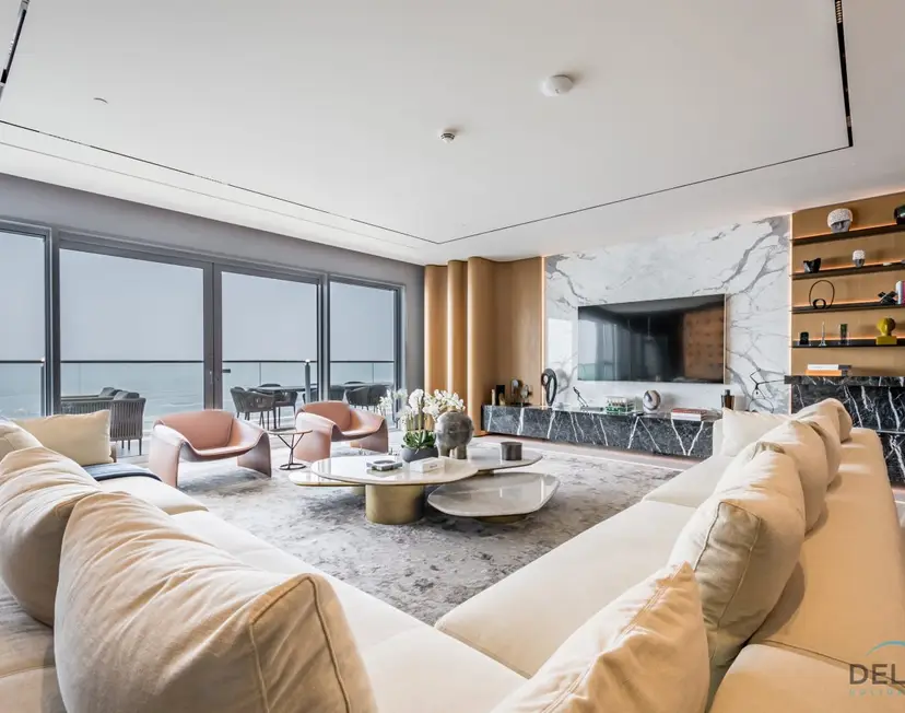 Picturesque 3-Bedroom Apartment with Assistant Room — The One — photo 19