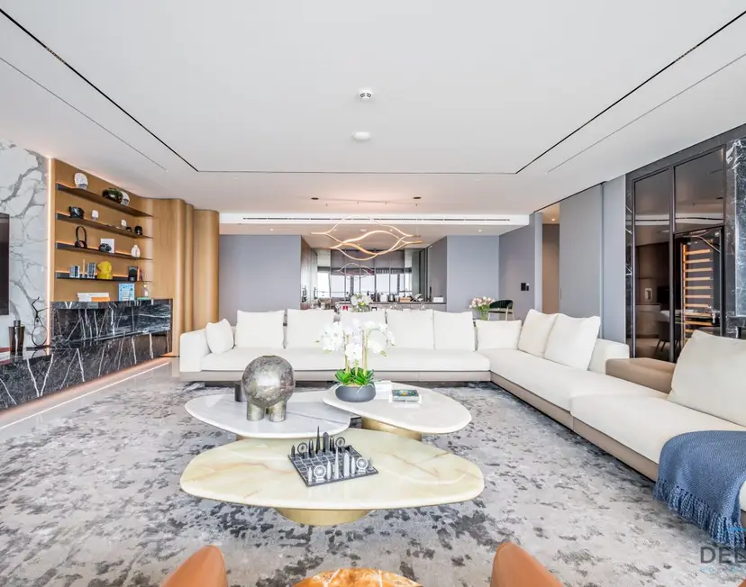 Picturesque 3-Bedroom Apartment with Assistant Room — The One — photo 22