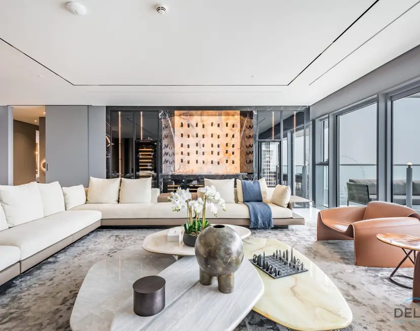 Picturesque 3-Bedroom Apartment with Assistant Room — The One — photo 24