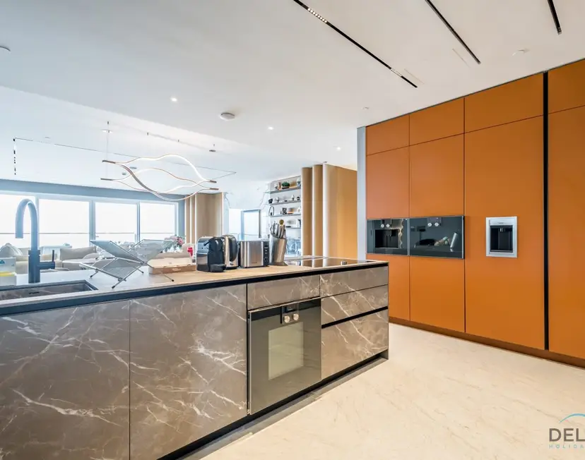 Picturesque 3-Bedroom Apartment with Assistant Room — The One — photo 28