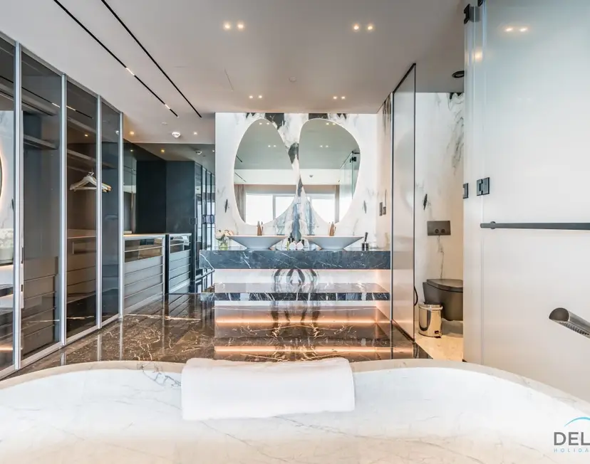 Picturesque 3-Bedroom Apartment with Assistant Room — The One — photo 32