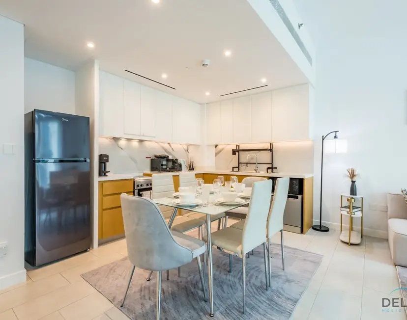 Sophisticated 1-Bedroom Apartment in La Vie, Jumeirah Beach Residences — photo 13