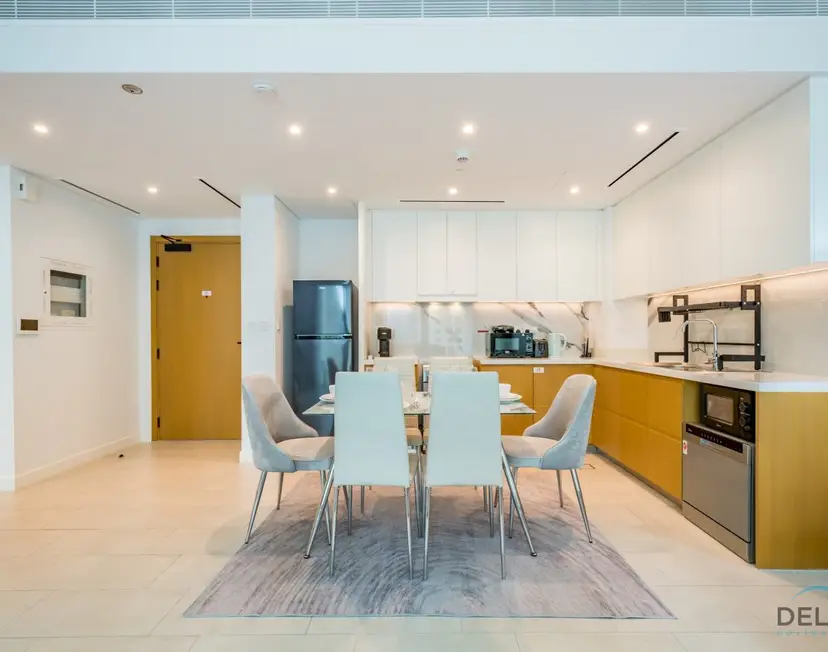 Sophisticated 1-Bedroom Apartment in La Vie, Jumeirah Beach Residences — photo 14