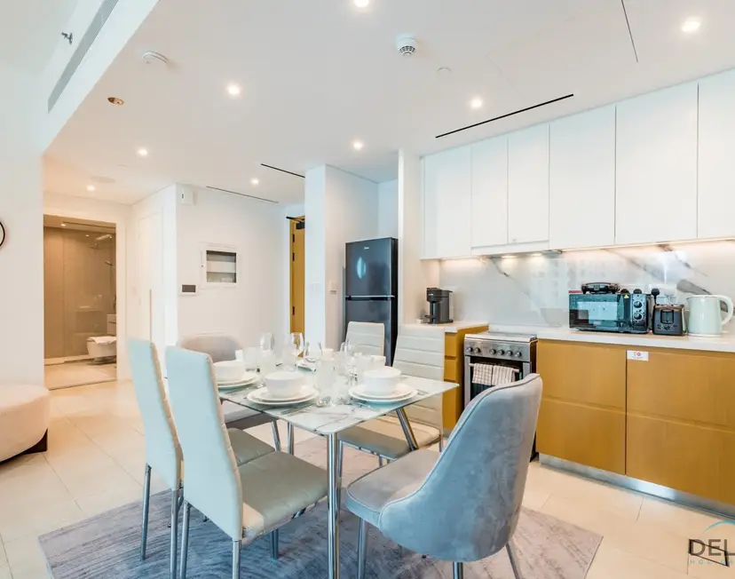 Sophisticated 1-Bedroom Apartment in La Vie, Jumeirah Beach Residences — photo 15