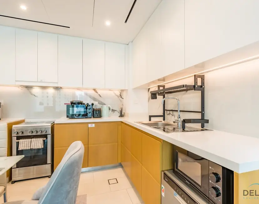 Sophisticated 1-Bedroom Apartment in La Vie, Jumeirah Beach Residences — photo 17