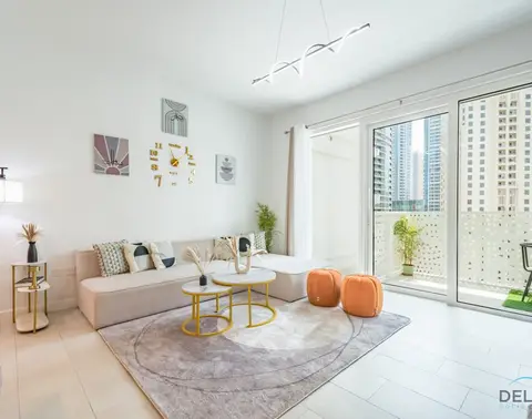 Sophisticated 1-Bedroom Apartment in La Vie, Jumeirah Beach Residences — photo 3
