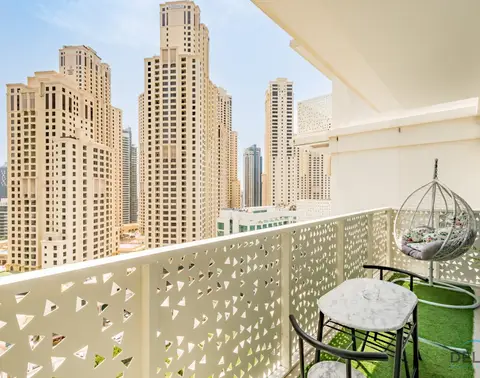 Sophisticated 1-Bedroom Apartment in La Vie, Jumeirah Beach Residences — photo 4