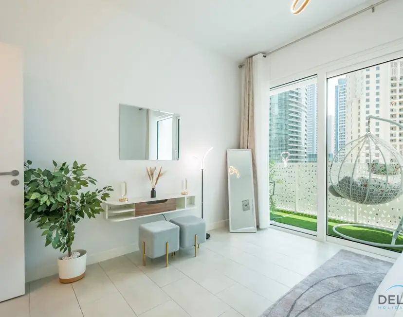 Sophisticated 1-Bedroom Apartment in La Vie, Jumeirah Beach Residences — photo 25
