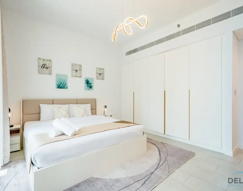 Sophisticated 1-Bedroom Apartment in La Vie, Jumeirah Beach Residences — photo 27