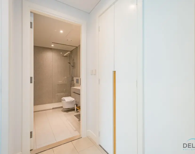 Sophisticated 1-Bedroom Apartment in La Vie, Jumeirah Beach Residences — photo 28