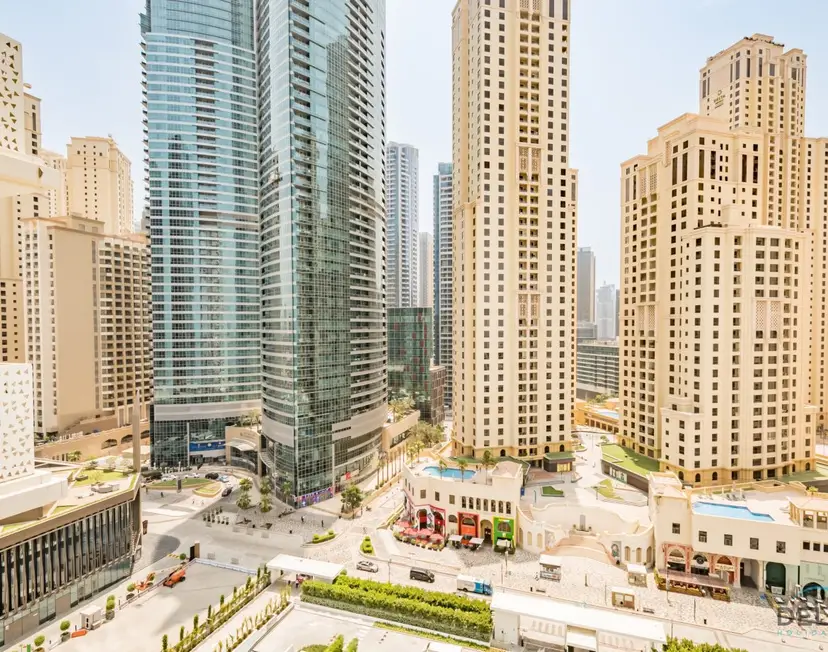 Sophisticated 1-Bedroom Apartment in La Vie, Jumeirah Beach Residences — photo 31