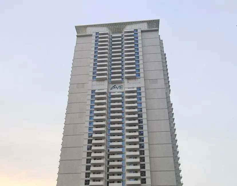 Sophisticated 1-Bedroom Apartment in La Vie, Jumeirah Beach Residences — photo 33