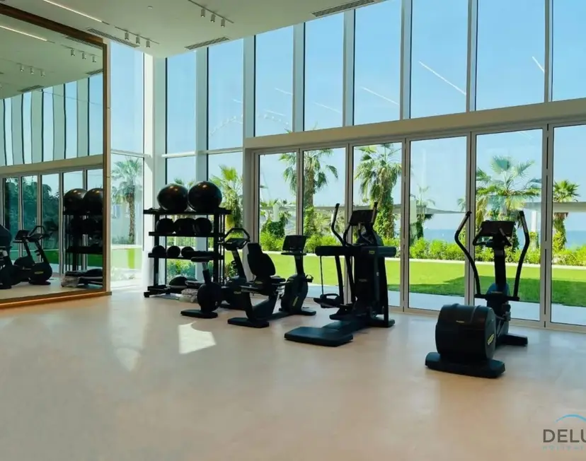 Sophisticated 1-Bedroom Apartment in La Vie, Jumeirah Beach Residences — photo 37