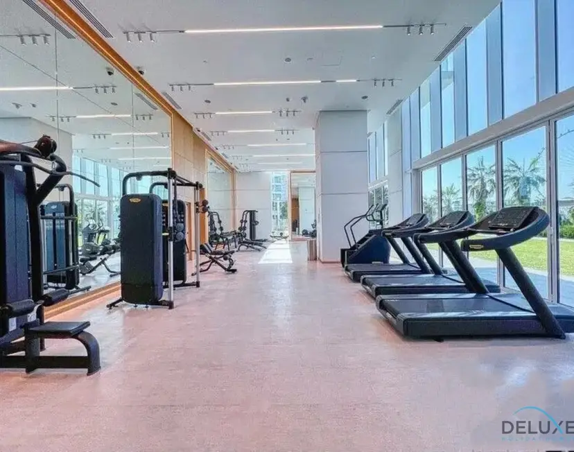 Sophisticated 1-Bedroom Apartment in La Vie, Jumeirah Beach Residences — photo 38