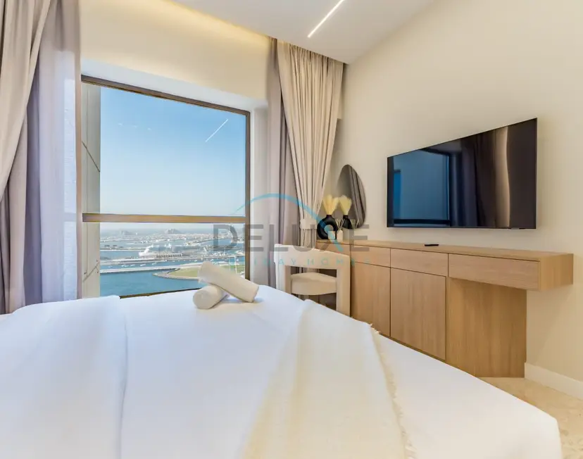 Sea and Palm Jumeirah Views Just Steps from the Beach 2-Bedroom — Sadaf — photo 24