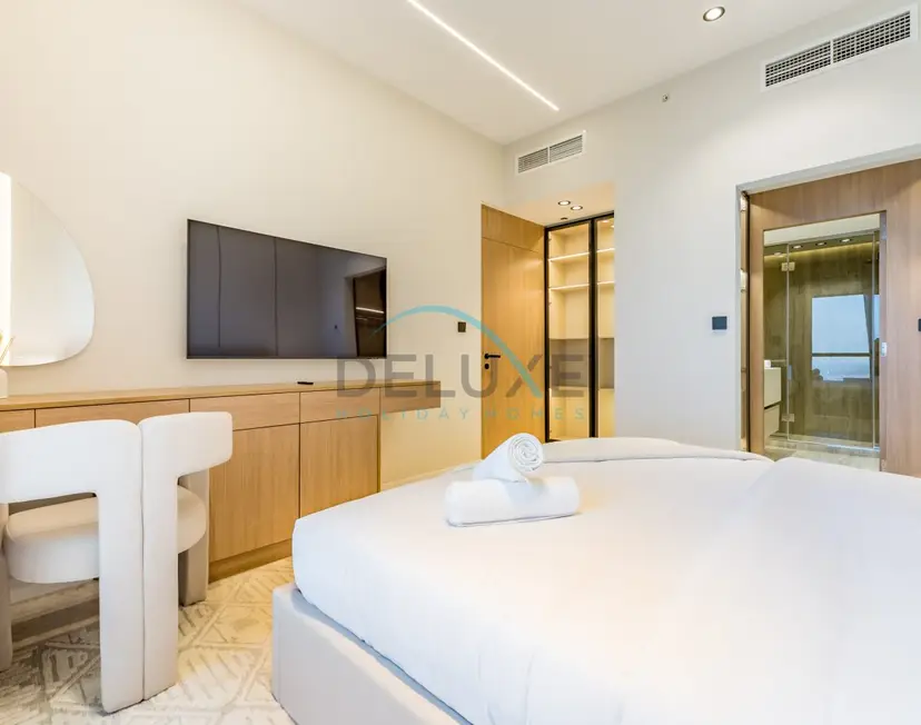 Sea and Palm Jumeirah Views Just Steps from the Beach 2-Bedroom — Sadaf — photo 25