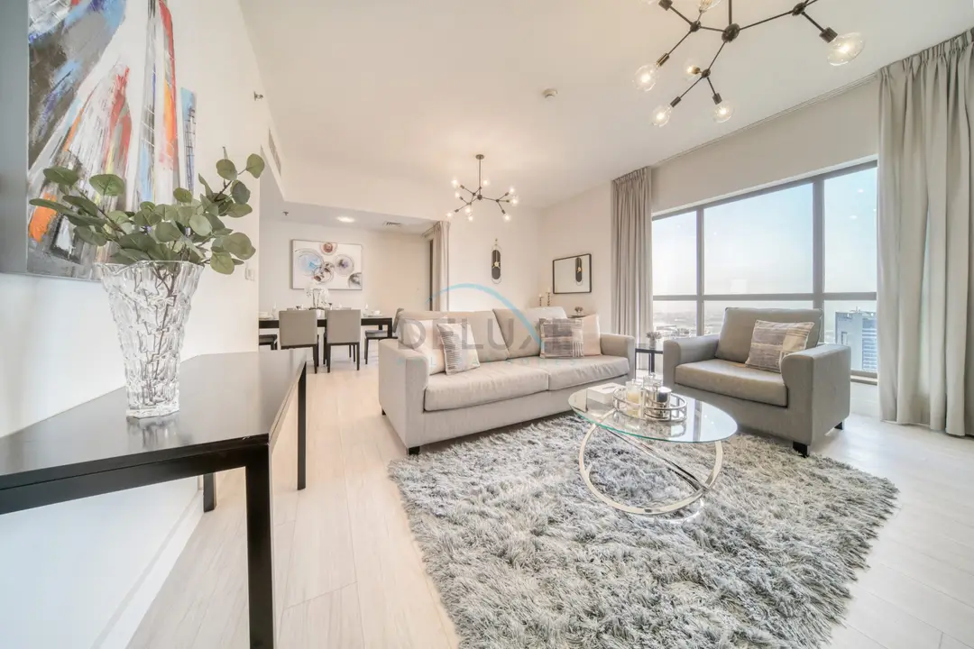 High Floor 2-Bedroom With a View of the Dubai Marina Canal Steps Away — Shams