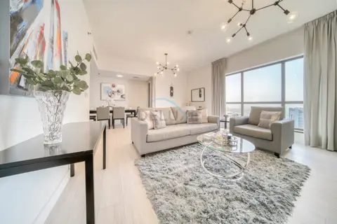 High Floor 2-Bedroom With a View of the Dubai Marina Canal Steps Away — Shams