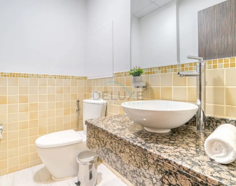 High Floor 2-Bedroom With a View of the Dubai Marina Canal Steps Away — Shams — photo 17