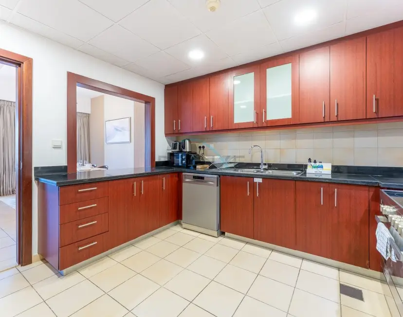 Close to Major Landmarks 3-Bedroom + Assistant Room w/ Marina Views — Rimal — photo 10