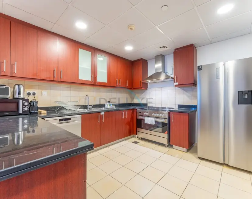Close to Major Landmarks 3-Bedroom + Assistant Room w/ Marina Views — Rimal — photo 11