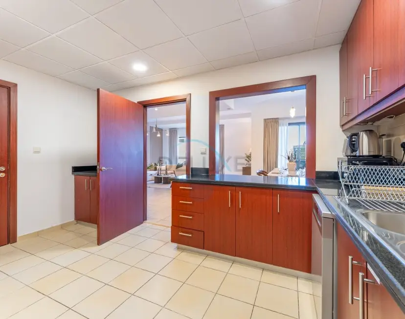Close to Major Landmarks 3-Bedroom + Assistant Room w/ Marina Views — Rimal — photo 12