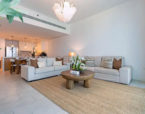 Beachfront Stay with Full Sea Views, Walking Distance to The Walk — La Vie — photo 5