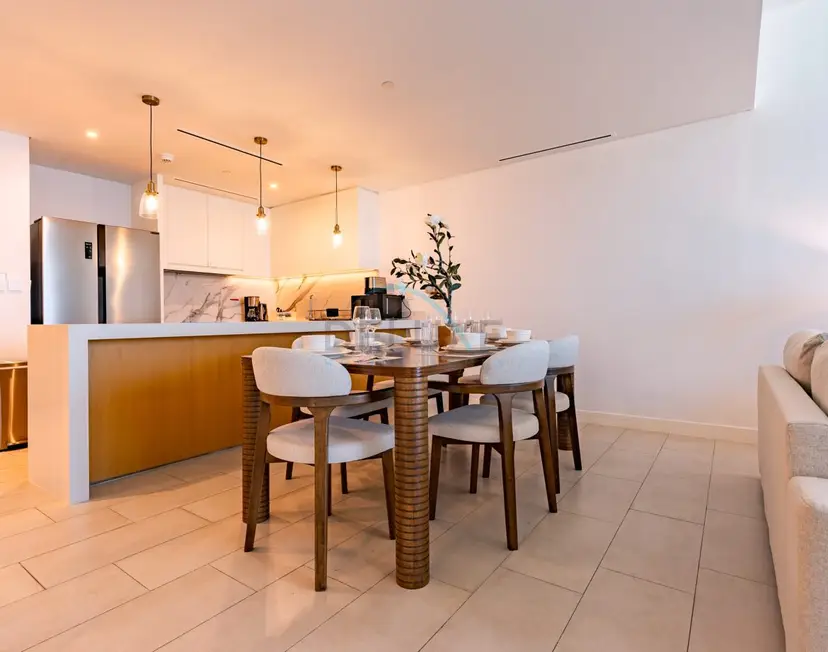 Beachfront Stay with Full Sea Views, Walking Distance to The Walk — La Vie — photo 7