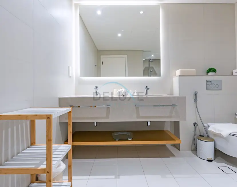 Beachfront Stay with Full Sea Views, Walking Distance to The Walk — La Vie — photo 13